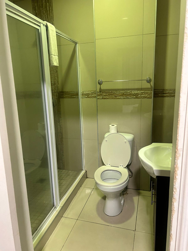 Bathroom 4, Bayside 97 Russel street, eThekwini