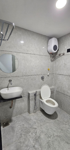 Bathroom 2, Hotel Velvet Vista, Ahmadabad