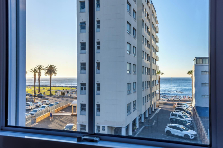 Room 5, Sea Point View 3bed Apartment Cornerstone Place, City of Cape Town