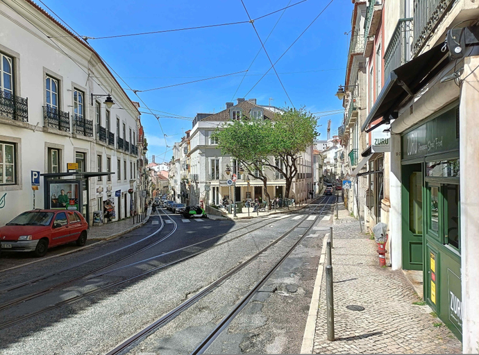 Room 4, Chic Lisbon Duplex Tram Views Local Vibes, Lisbon