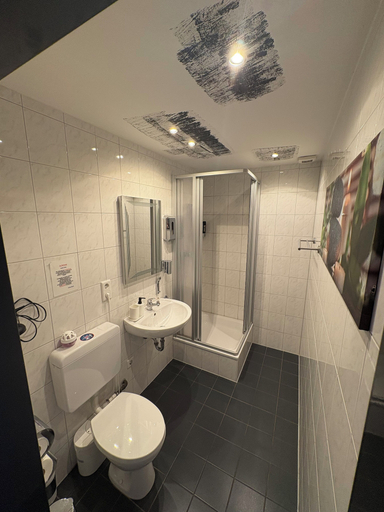 Bathroom 5, Restaurant Hotel Friesdorfer Hof, Bonn