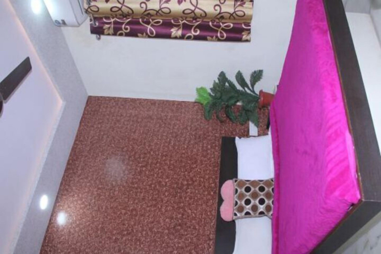 Bedroom 3, Hotel Kuber, Rajkot