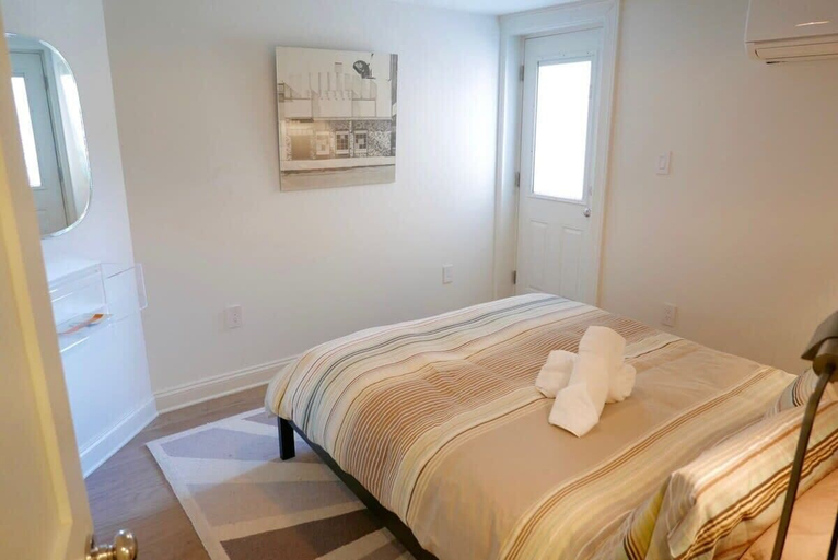 Interior 4, Historic Shawledroit Park Gem - 1 Bedroom on U St!, Washington D.C.