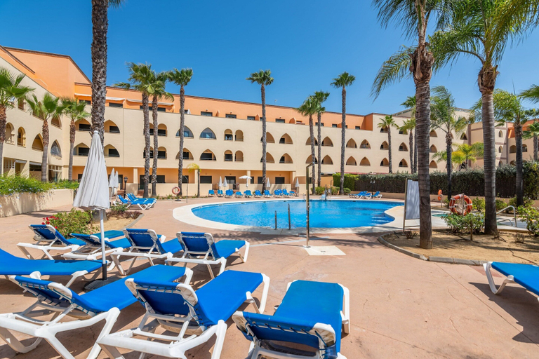 Pool 2, Beachfront Apartment With Terrace, Huelva