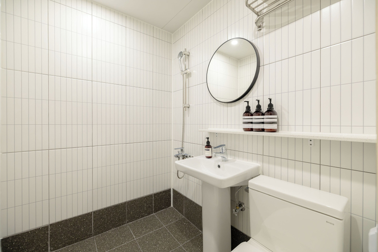 Bathroom 4, Mini Hotel Mug, Gwang-jin