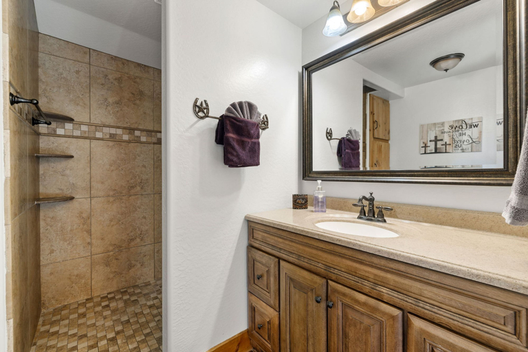 Room 3, Zebra Rustic Retreat 3BR Home on Zebra Ranch, Yavapai