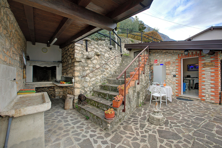 BBQ/picnic area, Gargnano Apartments, Brescia