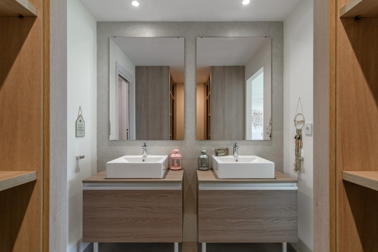 Bathroom 4, Seafront Apartment in Isla Canela, Huelva