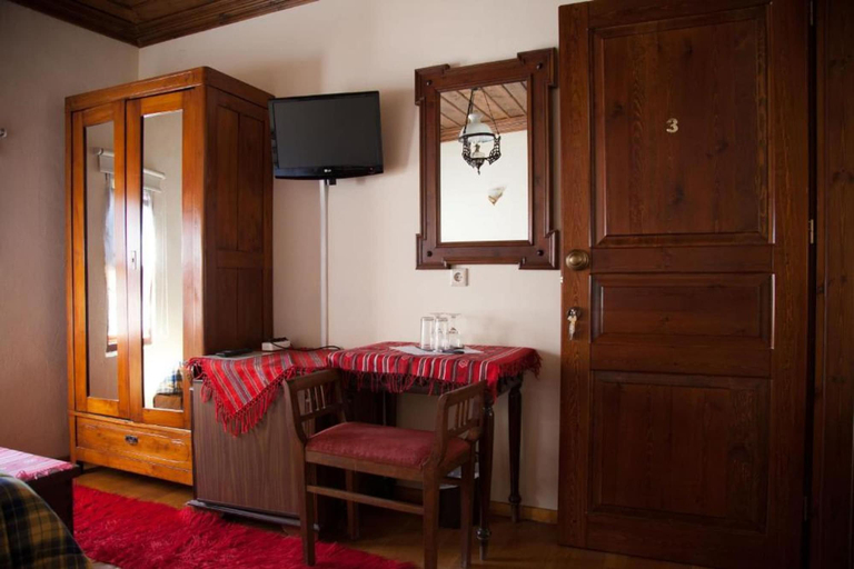 Room 4, Hagiati Filippos - Edessa Cozy Mountain Retreat, Central Macedonia