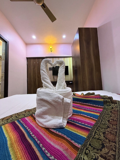 Room 5, Hotel Bharat, Varanasi
