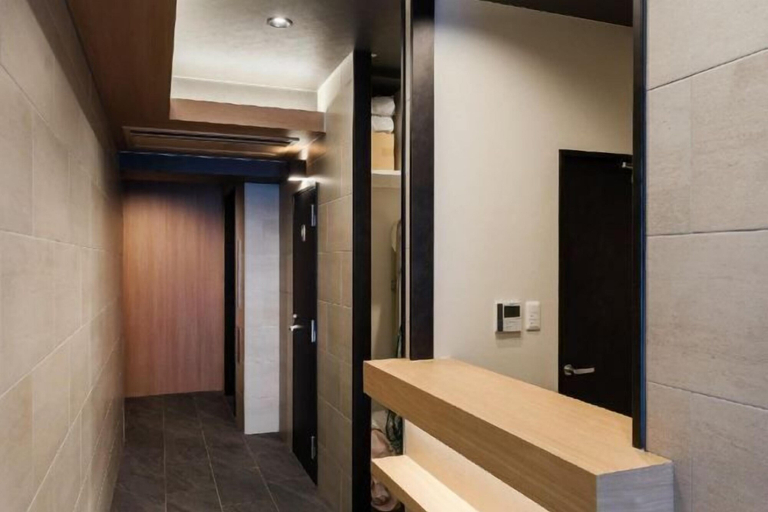 Others 5, Hotel Emir, Taitō