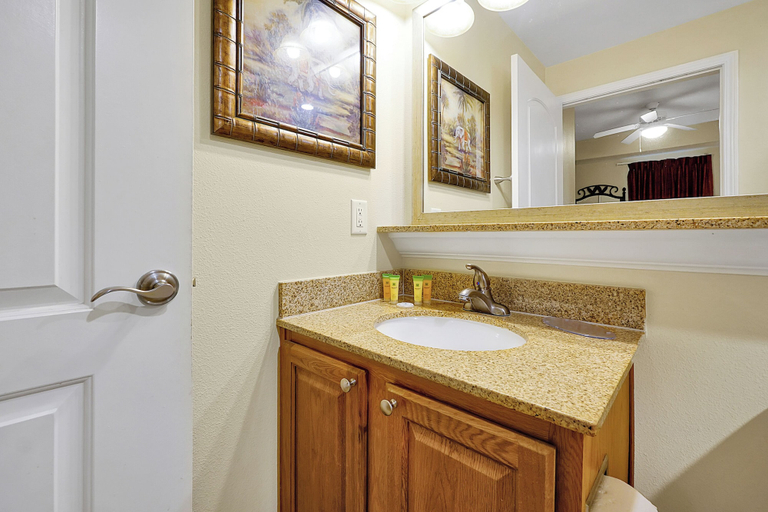 Interior 2, Disney Dream Condo & Lake View Awaits, Orange