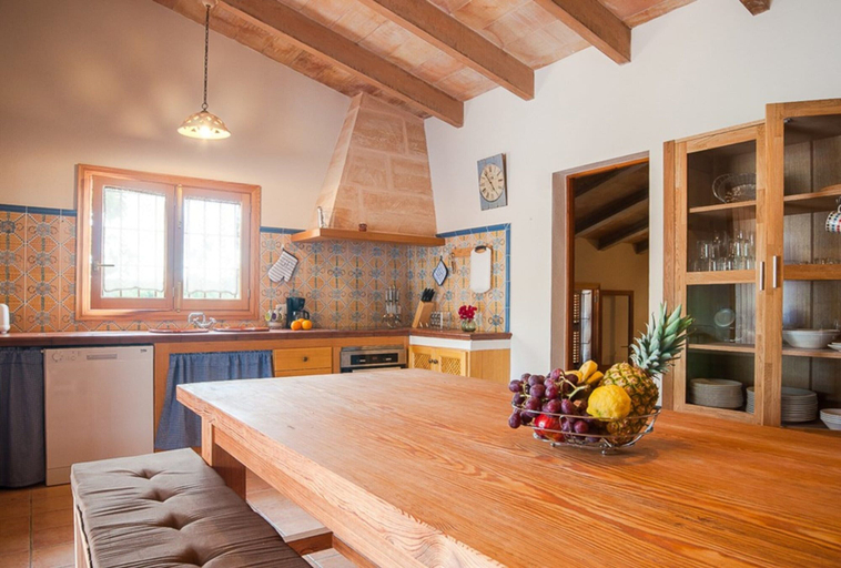Private kitchen 2, Cottage in Mallorca With Private Pool & Views, Baleares