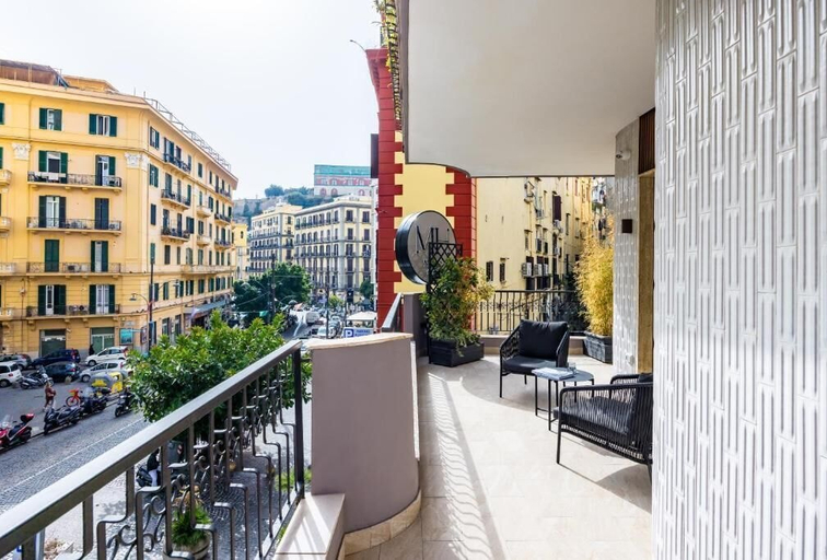 Others 4, MH SUITES PLEBISCITO, Napoli