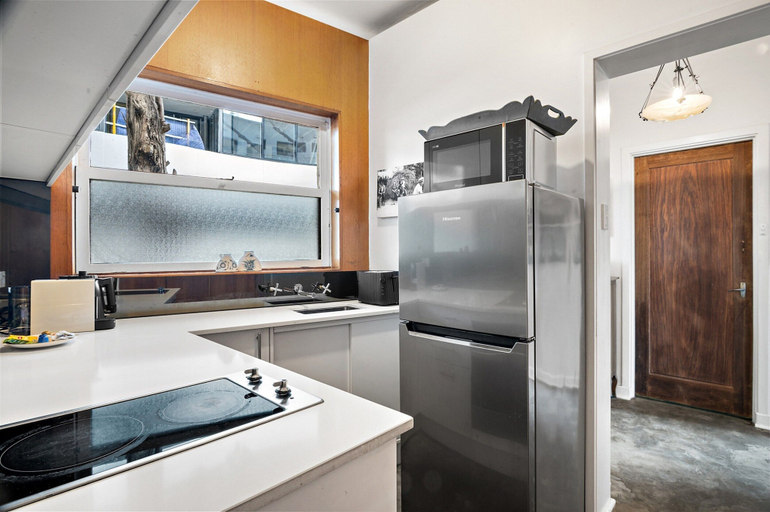 Private kitchen 4, Sunny 1-bed With Parking Near Arts Precinct, Melbourne
