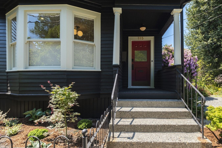 Exterior & Views, Capitol Hill Gem Hot Tub + Walk to Everything, Seattle