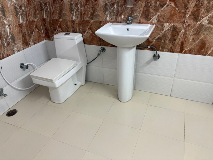 Bathroom 4, Hotel Mohan, Agra