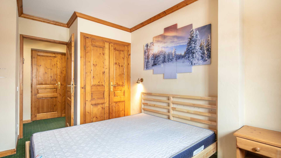 Room 4, Stylish Apartment Near Slopes, Isère