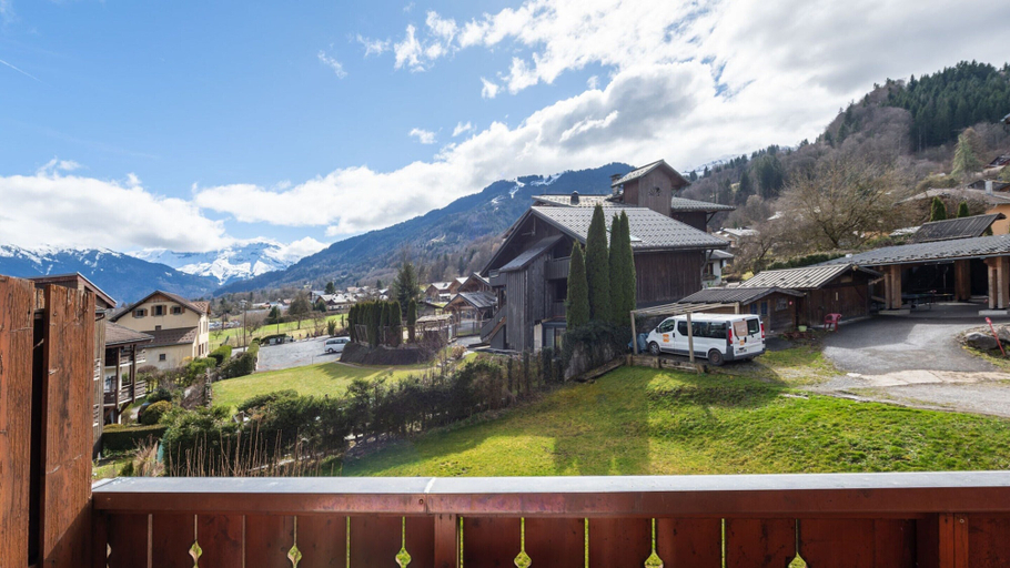 Balcony 5, Apartment in Morillon for 6 Guests, Haute-Savoie