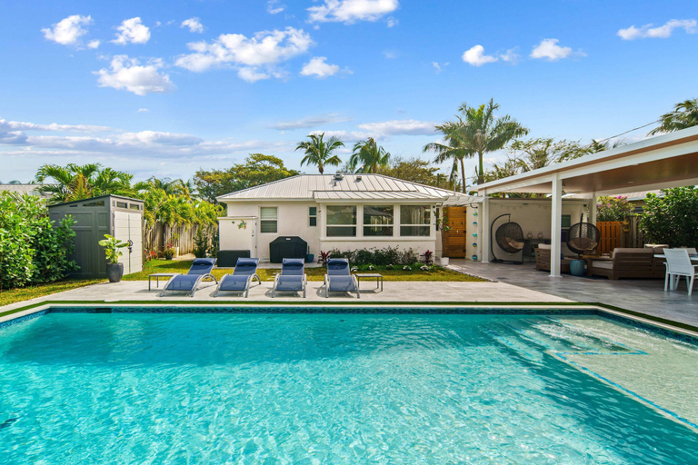 Interior 3, Sunny Vista by Rove Home w Heated Pool & Firepit, Palm Beach
