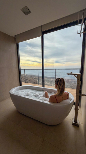 Bathroom 4, The View, Al Hamra