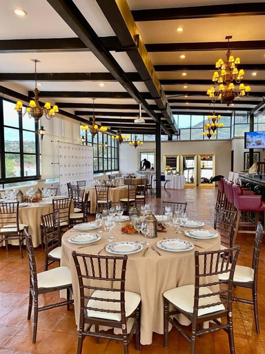Food & Drinks 5, Hotel La Casona 30, Allende