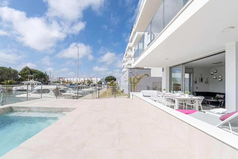 Pool 4, Apartment in Roses Near the Beach & Pool, Girona