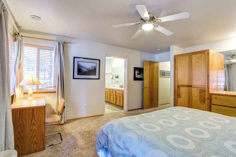 Bedroom 2, Miller's Landing, Mariposa