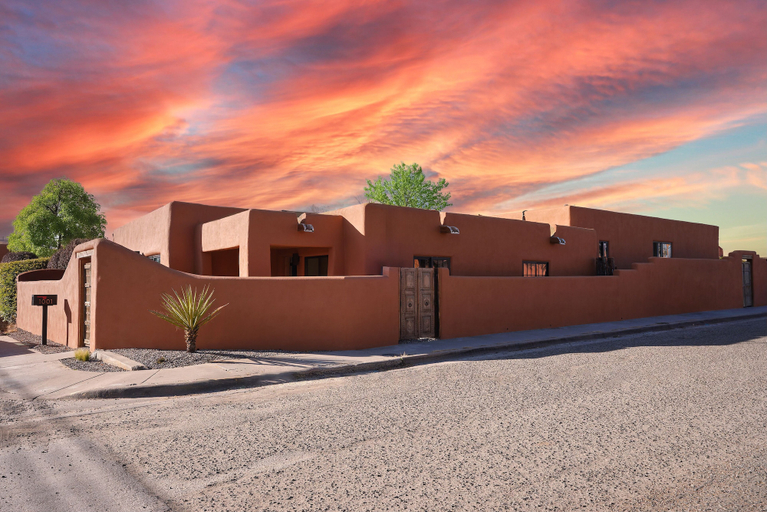 Front of property 3, The Nicho House: 4BD Ultra-Modern Adobe: Walk to Plaza, Santa Fe