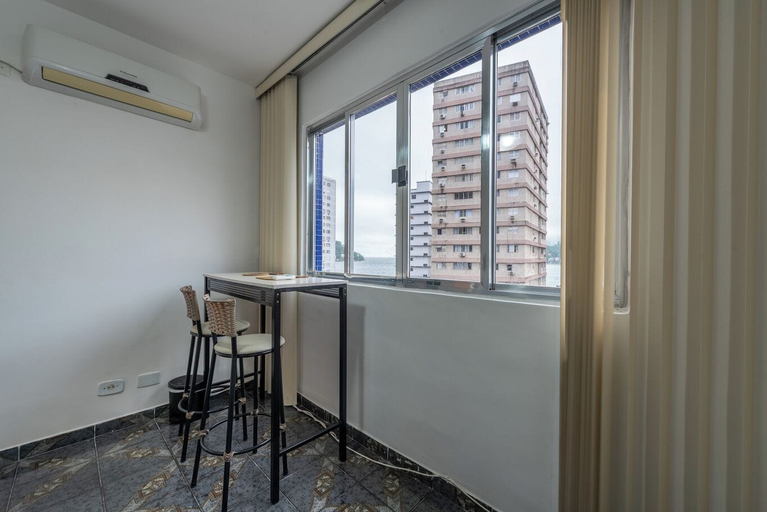 Room 5, Loft Acolhedor com Estacionamento a 150m da Praia, São Vicente