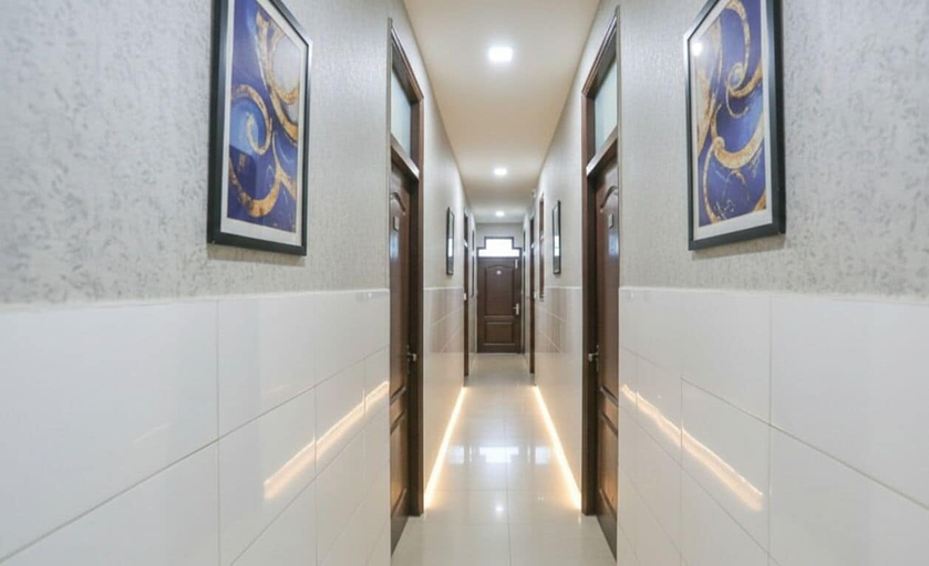 Others 5, Shri Sai Guest House - Opp Azadpur Main Mandi, Delhi
