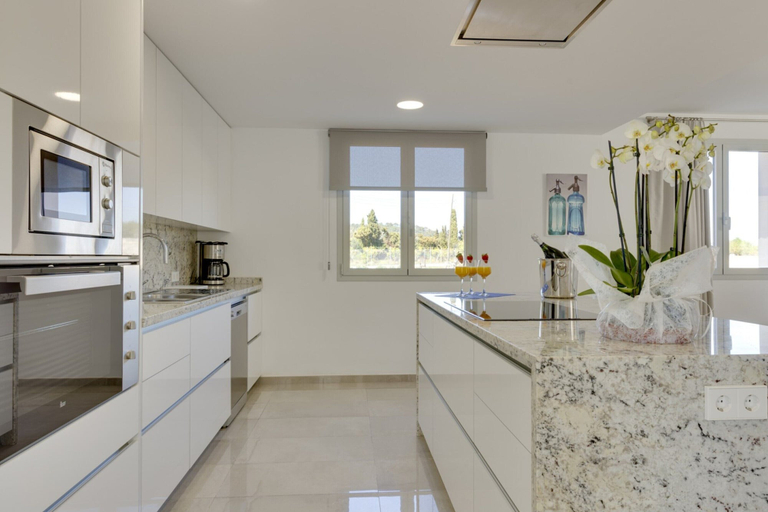 Private kitchen 2, Villa in Mallorca With Private Pool & Jacuzzi, Baleares