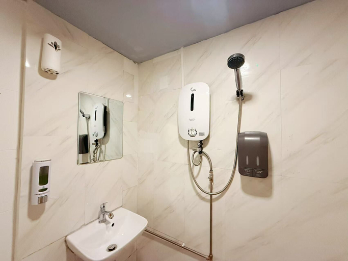Bathroom 4, Coller Chinatown, Singapore