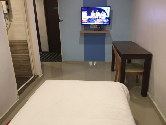 Bedroom 3, Room V @ Jalan Megat, Batu Pahat