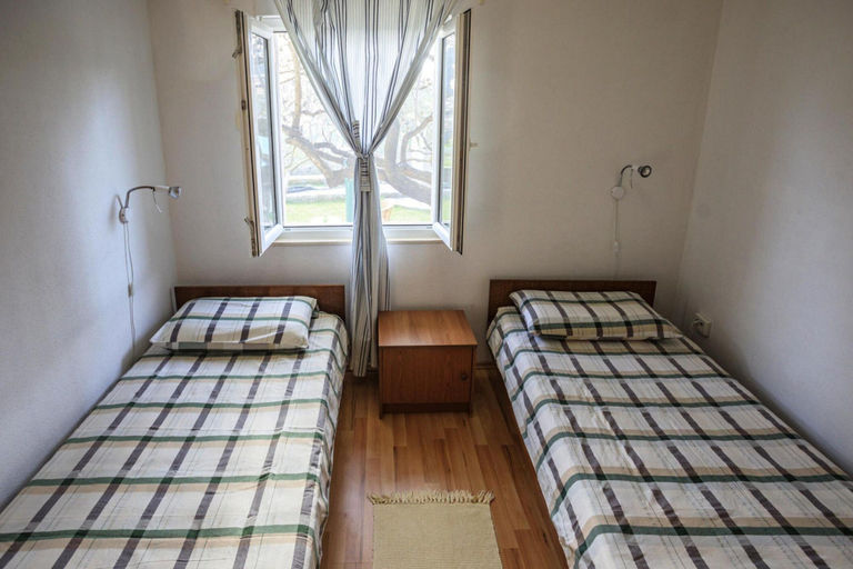 Room 5, Sumartin Holiday Home Near the Beach, Selca