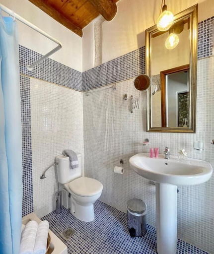 Bathroom 5, Four Seasons Of Bliss at Sohora Hotel, Crete