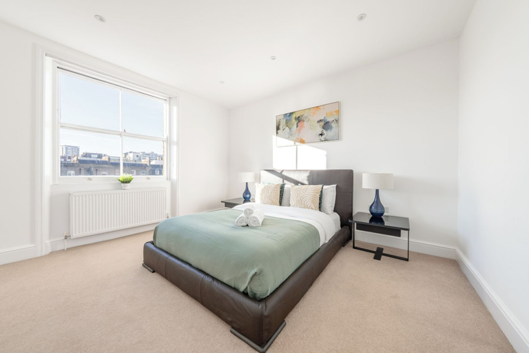 Room 3, Hyde Park 3BR Retreat by Marble Arch, London