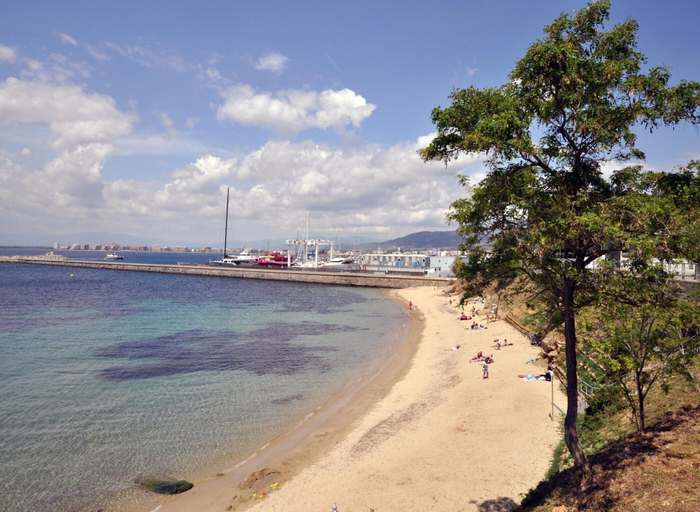 View from property 4, Beachfront Apartment for 6 Persons in Roses, Girona