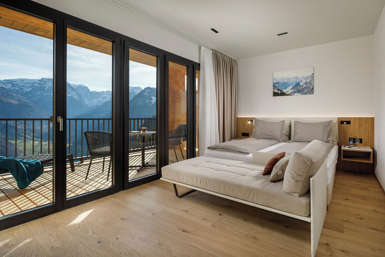 Bedroom 3, Panoramahotel Braunwald, Glarus