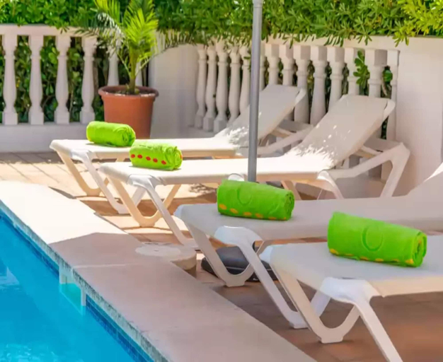 Spa treatment 3, Villa Victoria - Apartment In Cala En Porter, Baleares