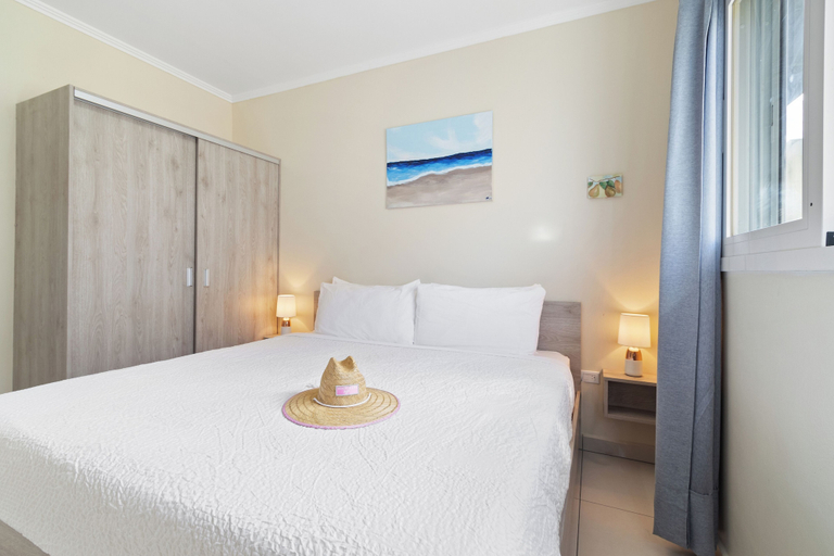 Bedroom 3, Little Sea #5 - Calco