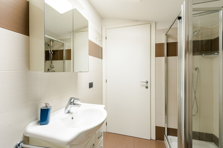 Room 3, Candiani Building - Elegant 2-level Apartment With 3 Bedrooms, Milano