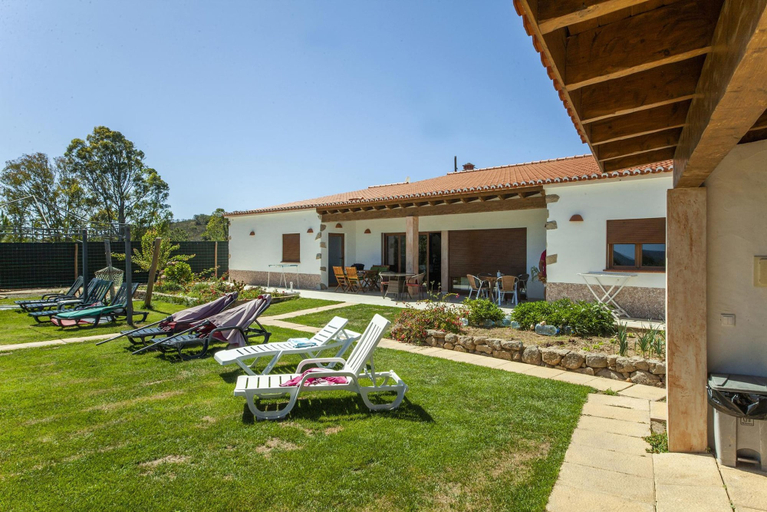 Room 3, H 07 - Carreagem Beach Studio in Montes de Praias, Aljezur