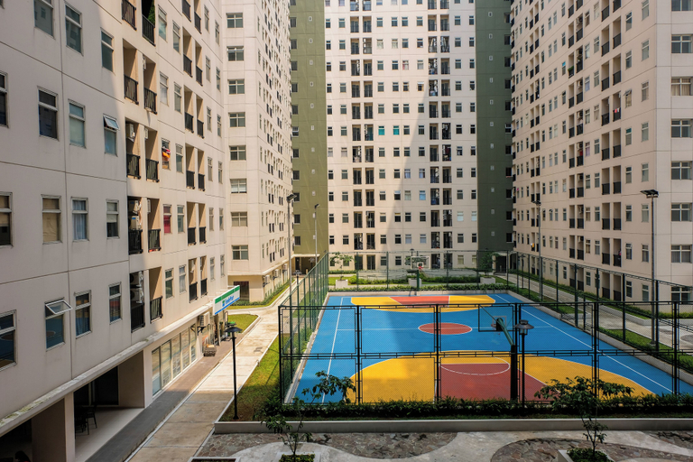 Exterior & Views