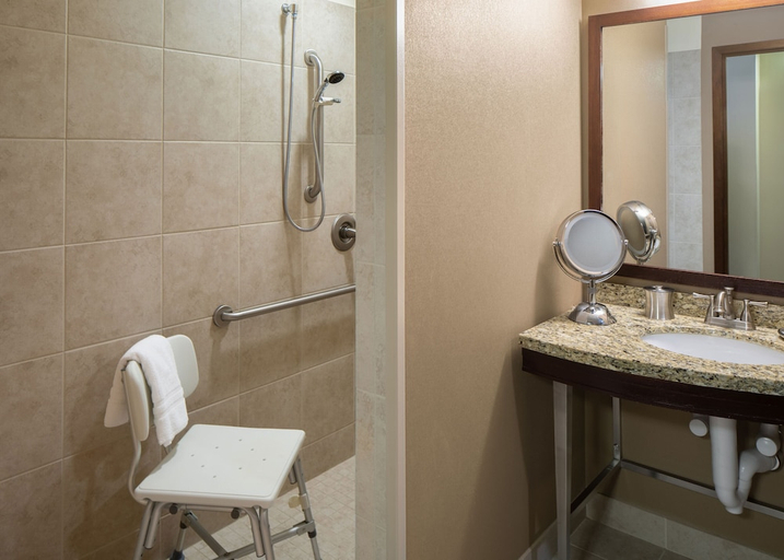 Bathroom, Riverside Casino & Golf Resort, Washington