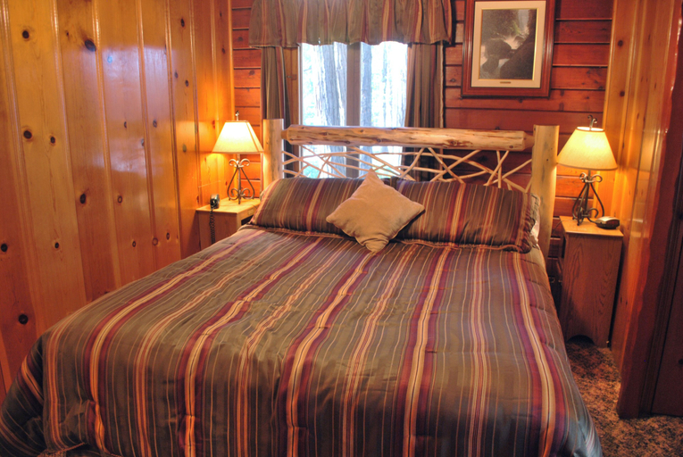 Bedroom 2, Half Dome, Mariposa