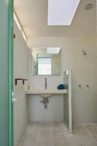 Room 5, Casa Orbit AC Pool Jacuzzi Central Location, Del Centro
