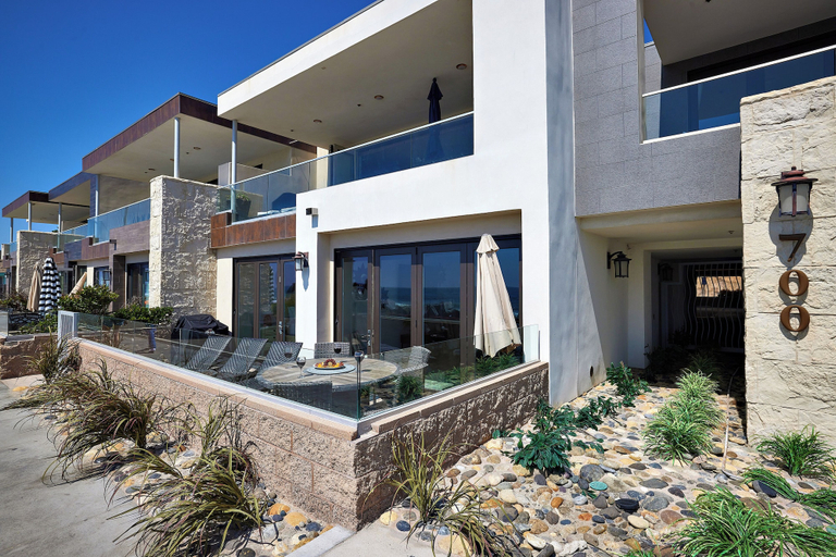 Interior 4, 700-104 Water Front Condo w AC!, San Diego