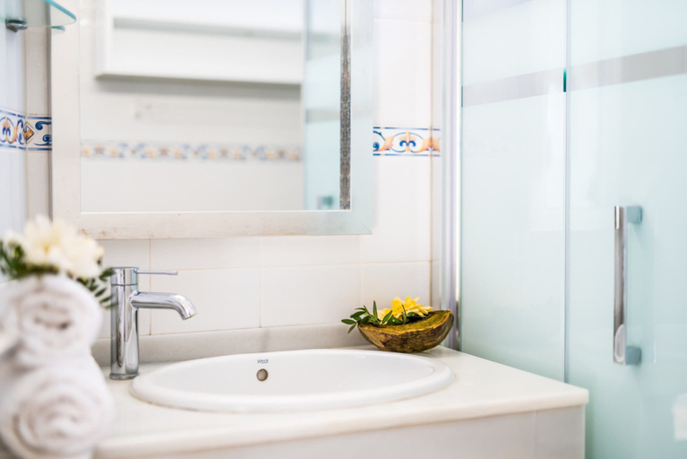 Bathroom 5, Cozy Apartment in Alcudia, Baleares
