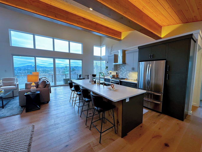 Interior 4, 1A Maple Lodge, Grafton